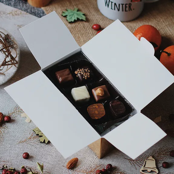 18 Mixed Chocolate Gold Gift Box
